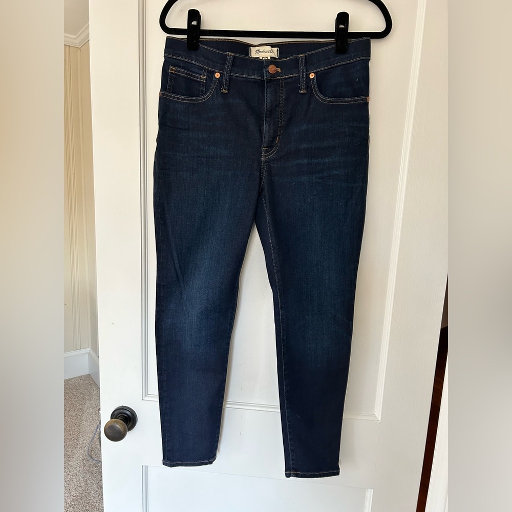 Madewell 9 inch mid-rise skinny jean in dark blue wash